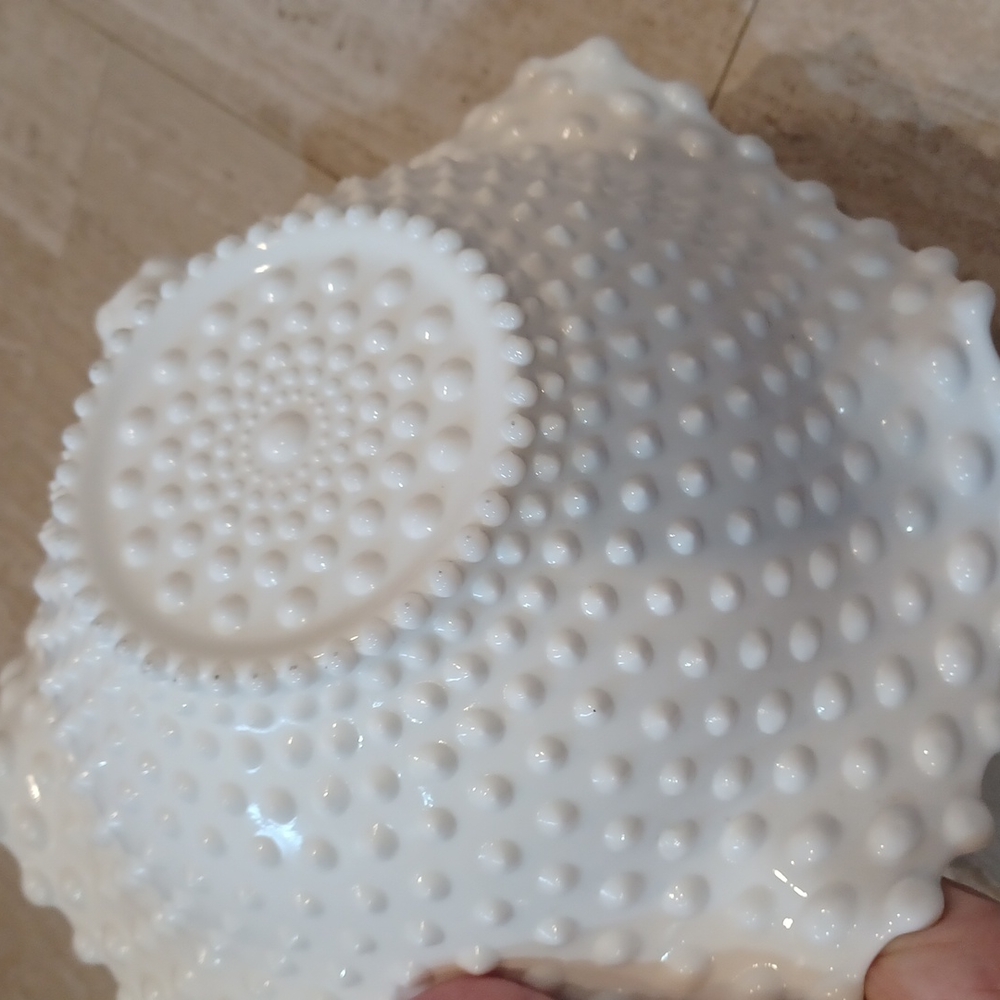 Beautiful White Milk Glass Hobnail Ruffled Bowl - Picture 3 of 4